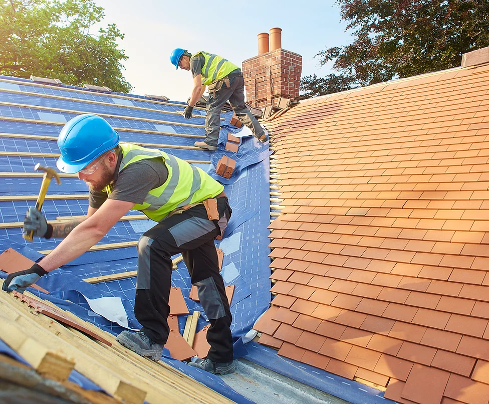 roofer-repairing-roof